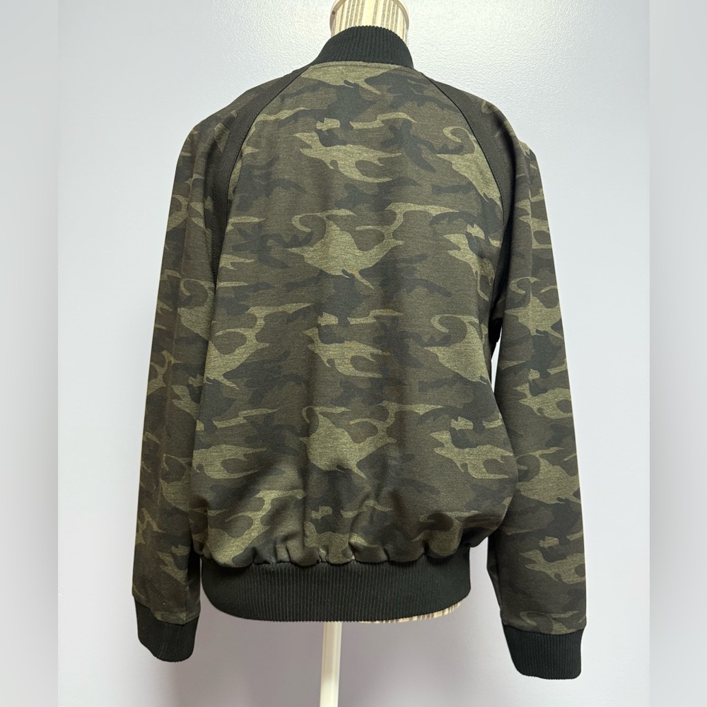 Liverpool Women's Dark Camouflage Bomber Jacket M, olive with black trim - Picture 5 of 16